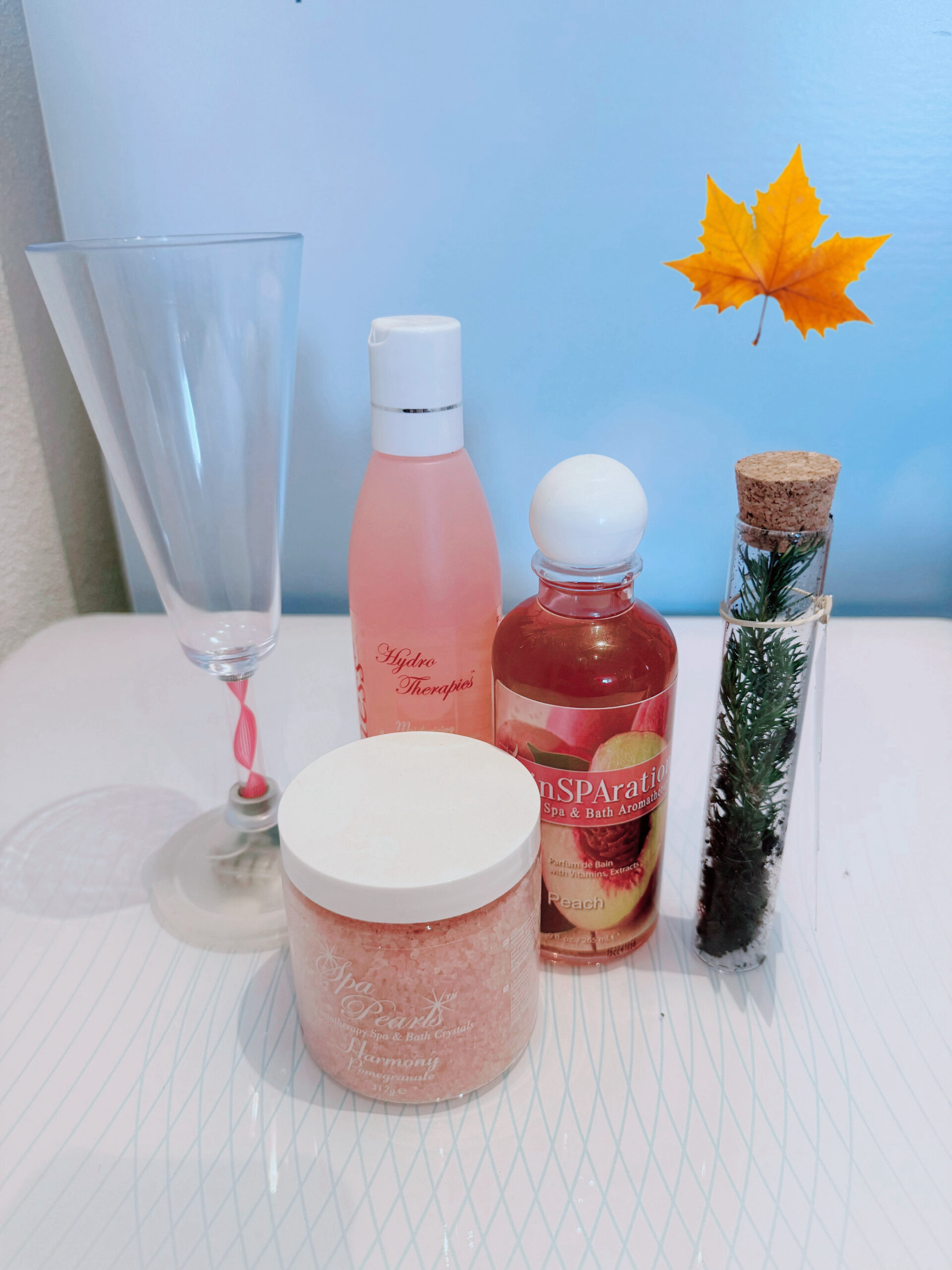 Wellness Pakketje #1 Gratis Kerstboom in glazen tube en Life Spa LED-wijnglazen